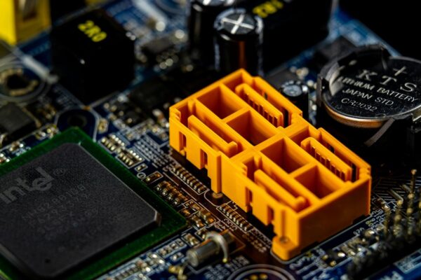 Cerebras vil på børsen: AI-chipudfordrer læner sig op ad OpenAI-aftale til over 20 mia. dollar