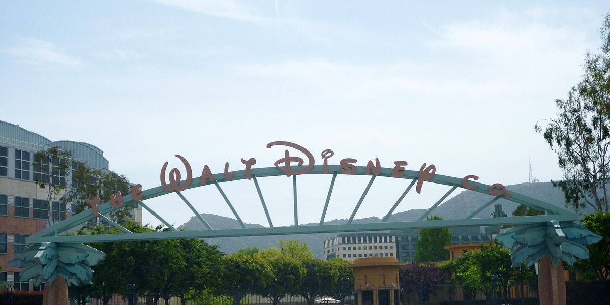 Disney varsler op mod 1.000 fyringer i ny spareplan kort efter CEO-skifte