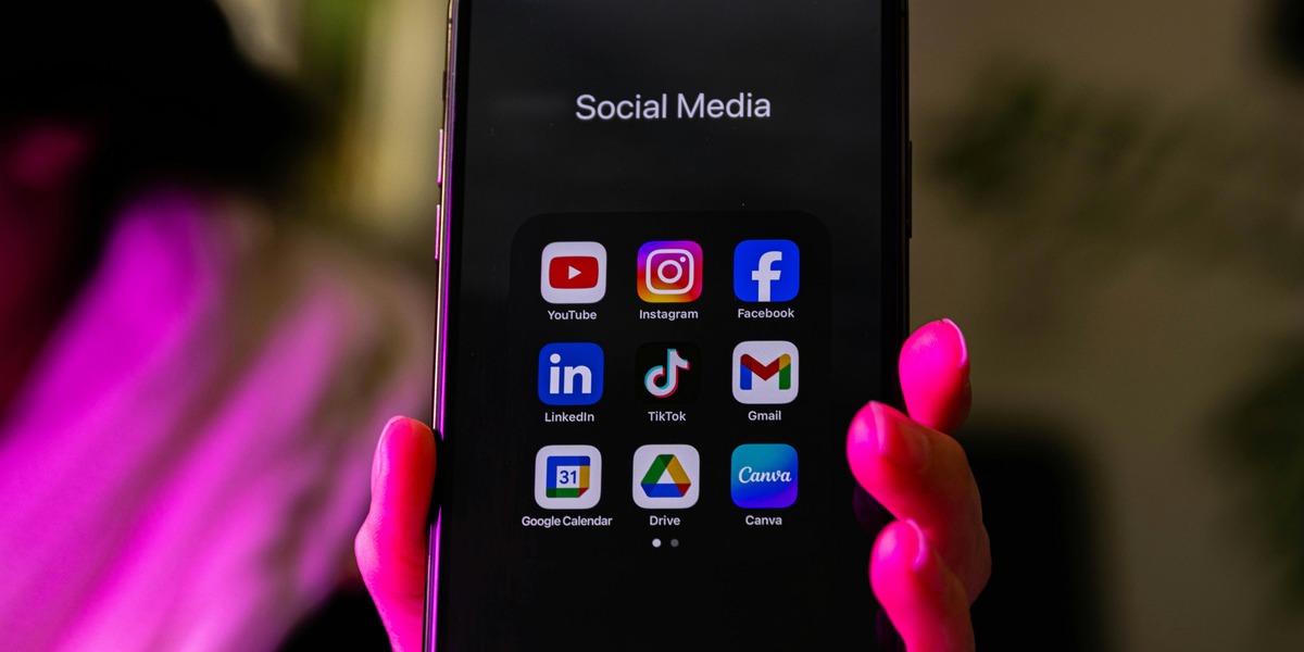 Teen-forbud mod sociale medier breder sig – men eksperter advarer om dyr symbolpolitik for techsektoren