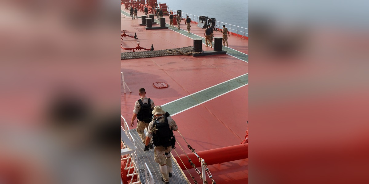 USA beslaglægger iransk skib: Ny eskalation øger risikoen for dyrere olie og dyrere fragt