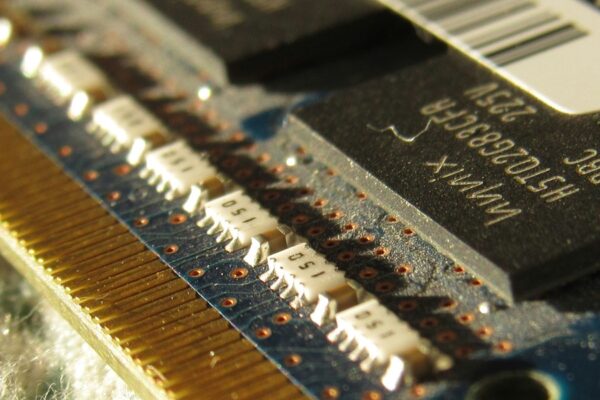 AI-boomet sender hukommelseschips i vejret: SK Hynix og Micron runder 1.000 mia. dollar
