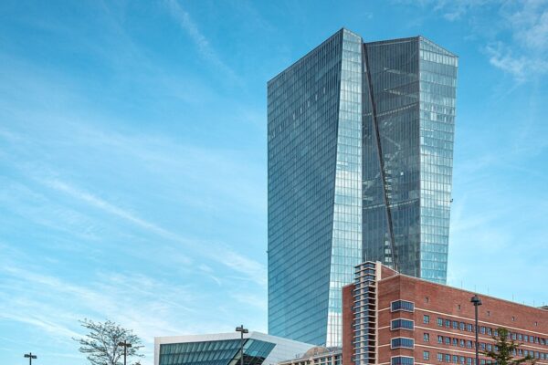 ECB-top vil hæve renten i juni: Markederne kan få en ny overraskelse