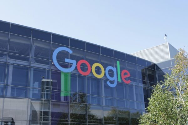 Google-ansat sigtet: Tjente 1,2 mio. dollar på insiderdata i Polymarket-væddemål