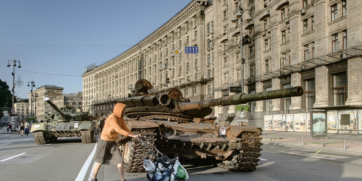 Humanoide krigsrobotter testes i Ukraine: Amerikansk startup vil masseproducere og ind på USA’s frontlinjer