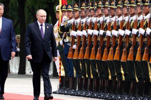 Putin lander i Beijing efter Trumps statsbesøg: Markederne frygter nyt energichok