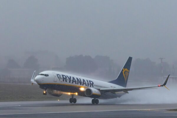 Ryanair ruster sig til “armageddon” i jetbrændstof: svage flyselskaber kan knække til vinter