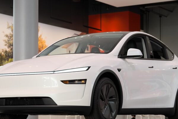 Tesla hæver priserne på Model Y i USA – første stigning i to år kan varsle ny kurs