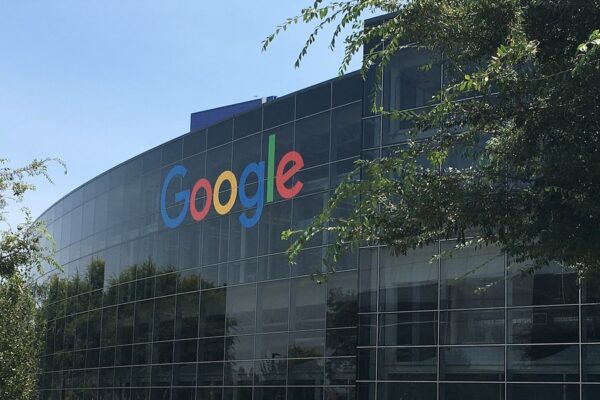 Alphabet henter 80 mia. dollar i aktiesalg: AI-kapløbet tvinger techgiganten på offensiven