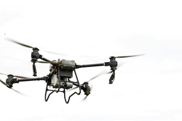 Dansk dronekomet rejser kapital: Investorer vil skalere til forsvar – mens ejere hæver millionudbytte