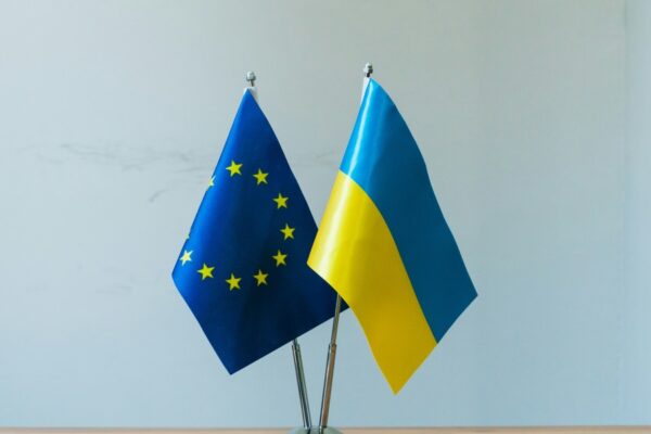 EU åbner første forhandlingskapitel med Ukraine: Det kan flytte milliarder og ændre risikobilledet for investorer