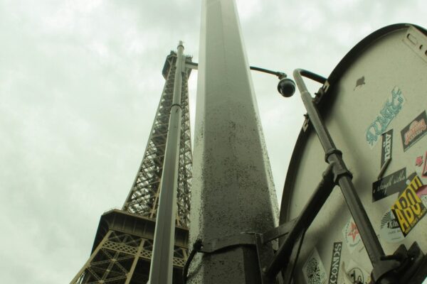 Fransk telekom kan blive skåret ned til tre spillere: Bouygues, Orange og Iliad køber SFR for 20,35 mia. euro