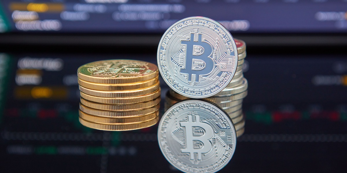 Mens bitcoin falder, strømmer penge ind i nye HYPE-ETF’er: Et nichebet med aktielogik