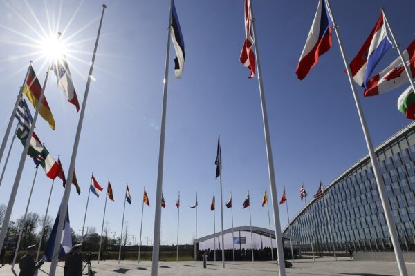 Nato overvejer flere lande til atomdelingsaftale: Forsvarsaktier kan få nyt rygstød