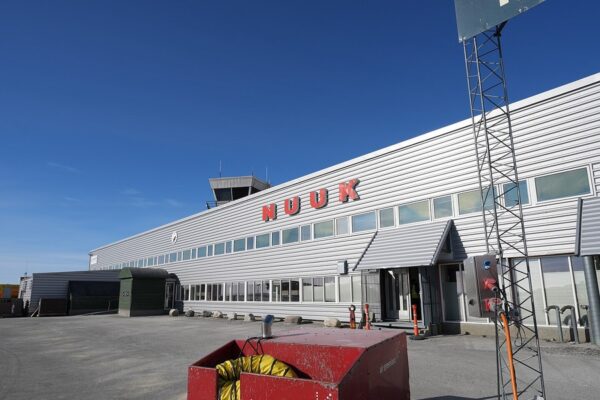Ny lufthavn i Nuuk ændrer Grønlands økonomi: Turister og diplomater rykker ind