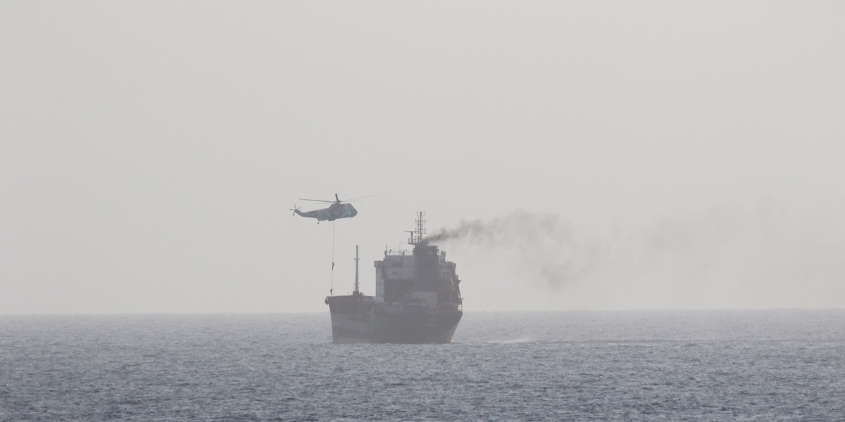 Olieprisen får ny geopolitisk chokrisiko: Iran truer nu Bab el-Mandeb