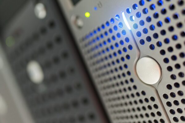 Oracle skruer op for datacenterinvesteringer: AI-pres kan ændre styrkeforholdet i cloud-markedet