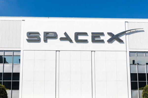 SpaceX’ børsdebut udløser ETF-ræs: 11 gearede fonde på få dage og 10 mia. dollar i handel