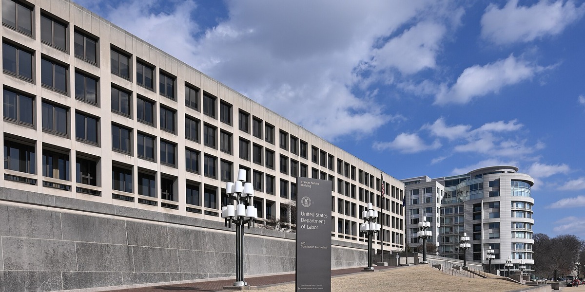USA’s jobmarked sender blandet signal: Flere ledige stillinger, men virksomhederne ansætter færre