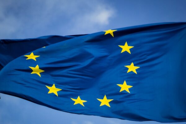 EU vil lempe bankreglerne – men Saxo-sagen viser, hvor dyrt et kontrolsvigt kan blive