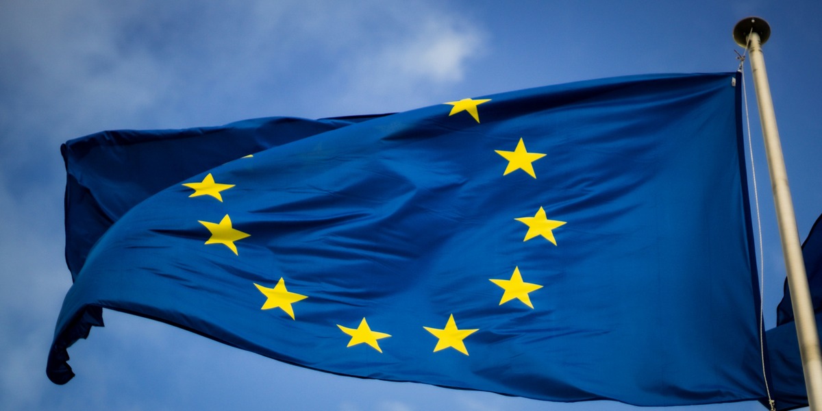 EU vil lempe bankreglerne – men Saxo-sagen viser, hvor dyrt et kontrolsvigt kan blive