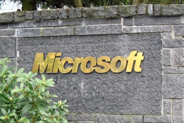 Microsoft vil skære cyber-omkostninger med ny AI-model – og dæmpe investorernes OpenAI-bekymring