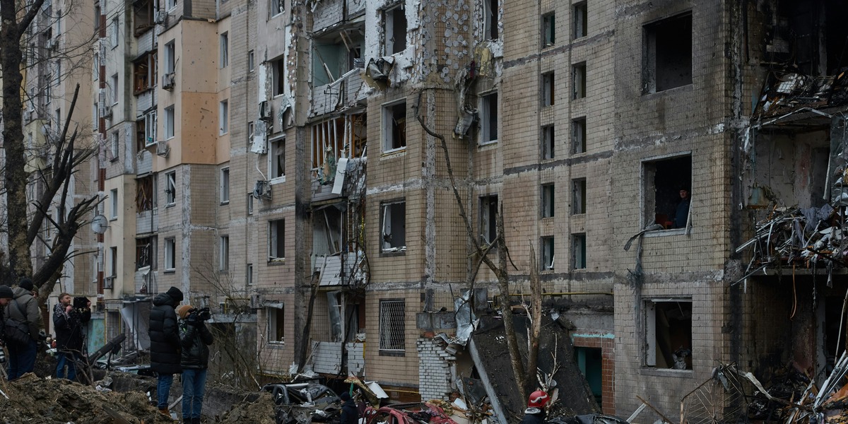 Rusland eskalerer med missiler og droner mod Kyiv: Markederne får ny geopolitisk risikopræmie