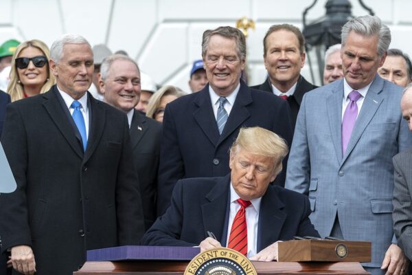 Trump sår tvivl om Nordamerikas frihandel: USMCA forlænges ikke – årlige genforhandlinger truer forsyningskæderne