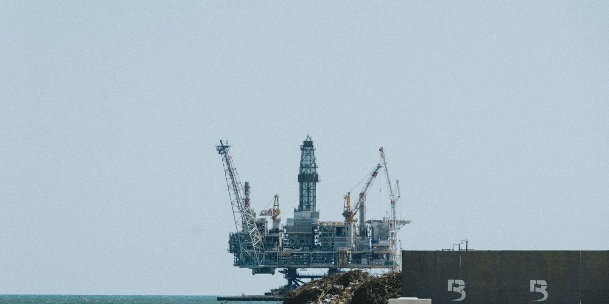 USA strammer skruen på russisk olie: Nyt sanktionsudspil kan ramme importører og presse energimarkedet