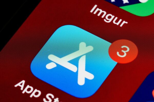 Apple sænker EU-gebyr til 5% på alternative appbutikker – men strammer grebet om betalingsstrømme