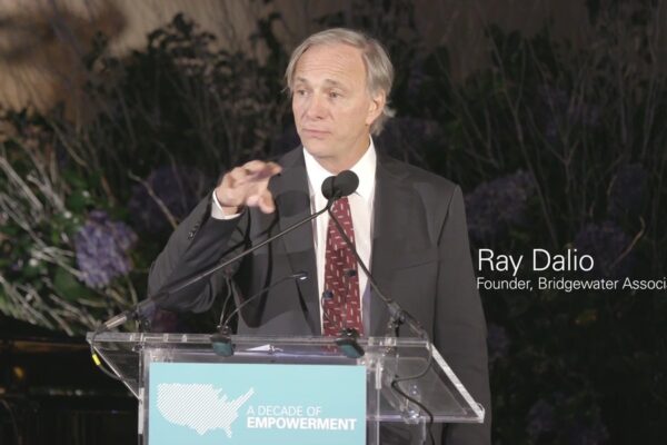Dalio advarer om amerikansk gældskrise: Derfor kan guld og bitcoin få ny rolle i porteføljerne