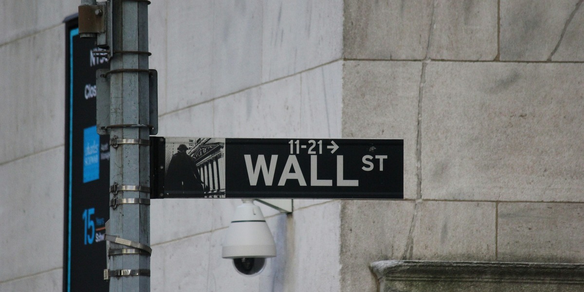 Guld og bitcoin får ny medvind: Wall Street prissætter en svagere dollar og dyrere USA-gæld