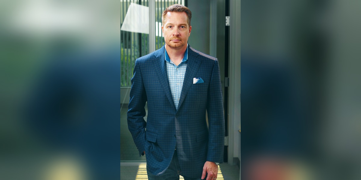 Cyberaktier i hopla: CrowdStrike-topchef afviser “AI-bremse” – og peger på ny sikkerhedsboom