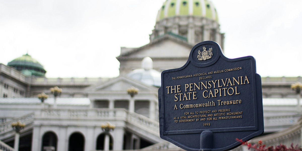 Datacentre splitter USA: Pennsylvania strammer kravene, mens Trump presser på for flere AI-investeringer