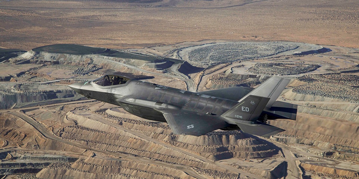 F-35-dele forsvundet i transit: Omdirigering til Hongkong rejser nye sikkerheds- og leverandørkæde-spørgsmål