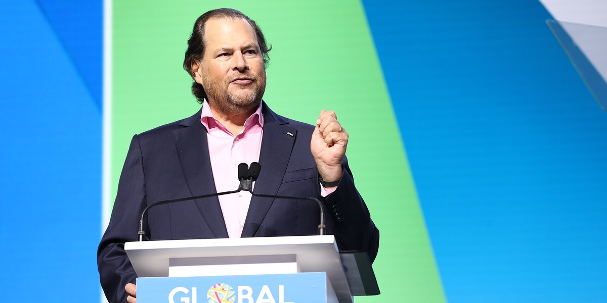 Salesforce-topchef advarer om AI: “Vi vil ikke gentage sociale mediers fejl”
