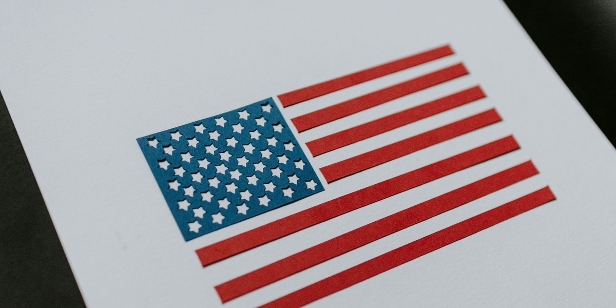 USA advarer om AI-“sort svane”: Ny sikkerhedsrapport kan stramme grebet om tech og investeringer