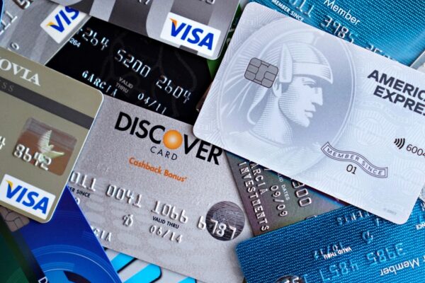 Visa og Mastercard går sammen med Ant: Ny standard skal gøre AI-agenter sikre at betale med