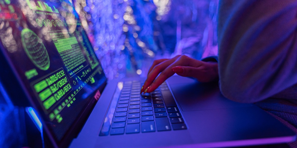 AI løfter cyberkriminelle: Sådan rammer det danske budgetter