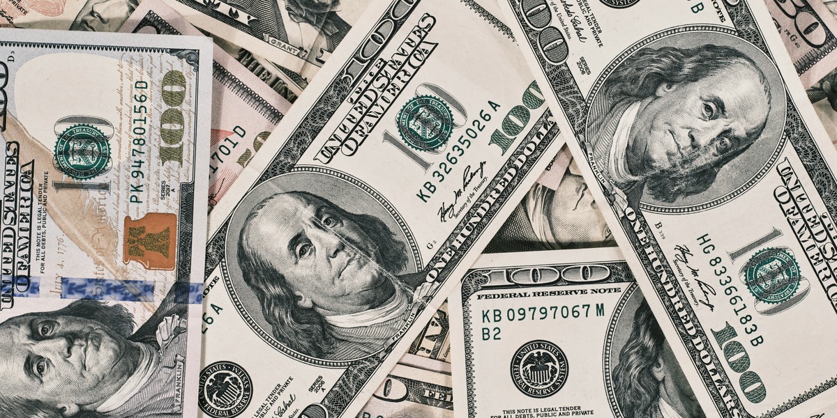 Dollar tæt på 18-måneders top kan ramme danske priser