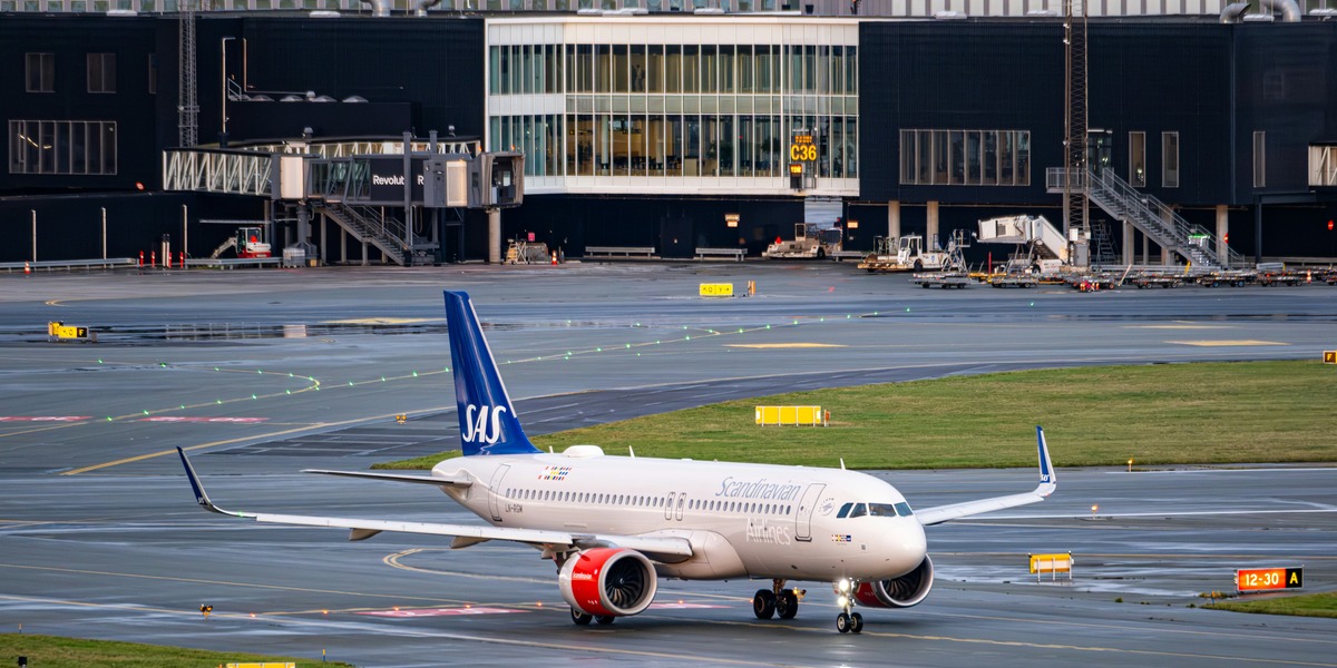 SAS rammes af oliechok: Ruter og ansættelser i spil